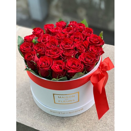 Купить на заказ 25 красных роз в коробке с доставкой в Шаре