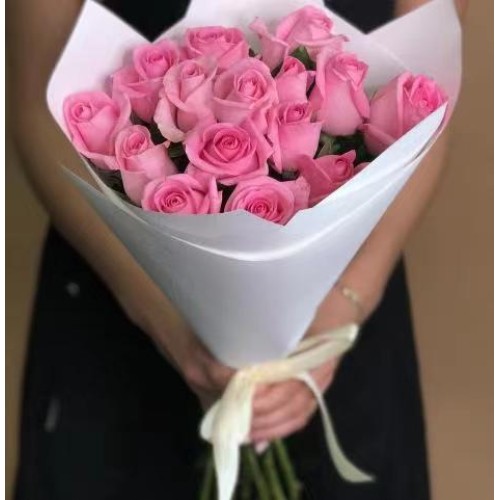 Купить на заказ 15 розовых роз с доставкой в Шаре